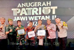 Bersama Bhabinkantibmas Polres Bondowoso, Tiga Pilar Desa Sumber Kokap Berhasil Raih Juara III APJW II Tahun 2024