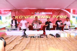 Dukung Asta Cita Presiden Prabowo, Polres Pelabuhan Tanjung Perak Berhasil Gagalkan Penyelundupan 7, 6 Juta Batang Rokok Ilegal