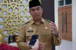 Terkait Jembatan Rusak, Pj Bupati Alfian Minta Kadis PUPR Kayong Utara Tangani Smentara Waktu, Sambil Menunggu Janji PUPR Provinsi Memperbaiki