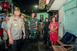 Kapolrestabes Bersama Forkopimda Surabaya Pastikan Kesiapan TPS Untuk Pilkada Serentak 2024 Aman