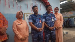 Untuk Mensukseskan Program Presiden Prabowo Subianto, Danlanud Muljono Berikan Makanan Bergizi Gratis ke SD Angkasa 2
