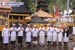 Mewakili Kapolda Bali, Kapolres Karangasem Hadiri Upacara Tawur Agung di Pura Pasar Agung