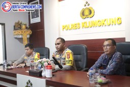 Kapolres Klungkung Bersama Kadis Pertanian dan PJU Ikuti Zoom Meeting Program Ketahanan Pangan