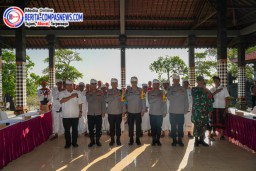 Kapolda Bali Laksanakan Program Jumat Curhat Bertempat di Wantilan Pura Tanah Lot