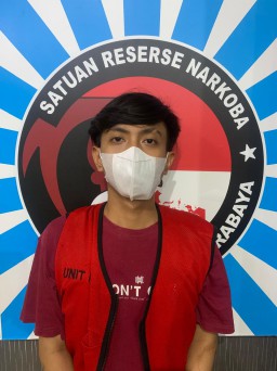 Warga Tambak Sumur Sidoarjo Kedapatan Barang Haram Dibekuk Satresnarkoba Polrestabes Surabaya