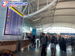 Polres Bandara Ngurah Rai Siagakan Personil Pam Obvit di Terminal Internasional