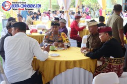 Jalin Silaturahmi, Kapolres Karangasem Hadiri Pernikahan Putra-Putri Anggota Polri