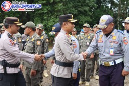 Kapolres Karangasem Pimpin Apel Kesiapan Pengamanan Upacara Tawur Tabuh Gentuh Pura Pasar Agung Besakih
