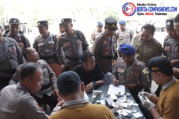 Jalani Pelayanan Pemeriksaan Kesehatan, 306 Personel Polres Sampang Pengamanan TPS Pilkada Tahun 2024