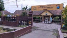 Ngak Bahaya Ta!!!. Selang Satu Hari Ditangkap Tersangka Judi Online, Dilepas Oleh Polsek Balongbendo