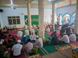 Sejumlah Ulama Hadir Dalam Acara Haul ke 9 K.H Miftahul Arifin dan Keluarga Besar Ponpes Mansyaul Ulum