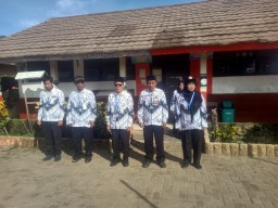 Upacara Hari Guru Nasional 2024 dan HUT PGRI ke-79 Gugus VI Tanjungan Kecamatan Cikeusik : Menghargai Peran Guru Dalam Membangun Pendidikan Berkualitas