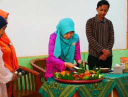 Untuk Menghargai Jasa dan Perjuangan Para Guru, SMA Negeri 19 Surabaya Laksanakan Upacara Peringati Hari Guru Nasional Yang ke 79