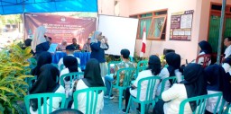 Pastikan Aman, Babinsa Koramil 0822/01 Bondowoso Hadiri Pelantikan Dan Pengambilan Sumpah Anggota KPPS di Kel. Dabasah