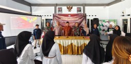 Babinsa Kademangan Koramil 0822/01 Bondowoso Hadiri Pelantikan Dan Pengambilan Sumpah Anggota KPPS 