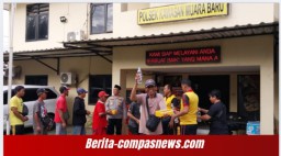 Polsek Kawasan Muara Baru Gelar Jumat Berkah Dan Cooling System Pasca Pemungutan Suara di TPS.