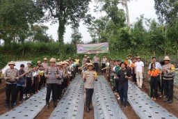 Kapolres Karangasem Gerakkan Siswa Tanam Cabai Dukung Swasembada Pangan