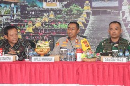 Kapolres Karangasem Gandeng Forkompinda dan MDA Mediasi Konflik Desa Adat Bugbug
