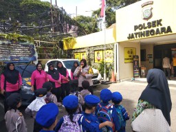 Polsek Jatinegara Terima kunjungan Kegiatan Outing Class TK Bhayangkari 13 Bidaracina