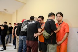 Tahanan Polrestabes Surabaya Laksanakan Ibadah Natal di Rutan Sat Tahti Polrestabes Surabaya