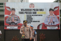 Kapolres Bandara Ngurah Rai Sampaikan Beberapa Araha Saat Apel Jam Pimpinan