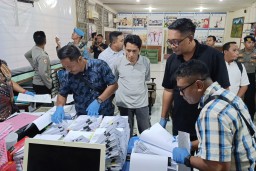 Polisi Geledah Ruangan AM Kabid SMK Dinas Dikbud NTB