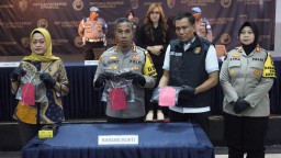 Tabrak Suami Hingga Patah kaki : istri Sah Diamankan Polisi