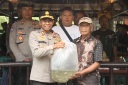 Kapolres Karangasem Tinjau Langsung Budidaya Ikan Dukung Ketahanan Pangan