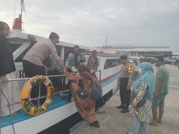 Pos Pelayanan Nataru Pelabuhan Kali Adem Pelabuhan Muara Angke Berikan Pelayanan Dan Imbauan Kamtibmas