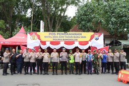 Pastikan Kesiapan Personil, Kapolres Bangkalan Turun Langsung Cek Pos Pelayanan Jelang Nataru