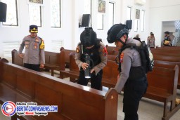 Pastikan Natal Aman, Polres Tanjung Perak Sterilisasi Gereja di Surabaya