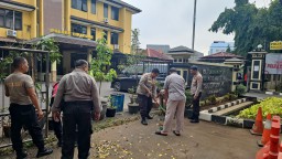 Ciptakan Lingkungan Yang Bersih Dan Sehat : Polisi Rutin lakukan Kurvei