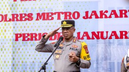 Kapolres Pimpin Upacara Kenaikan Pangkat 167 Anggota Polres Metro Jakarta Timur