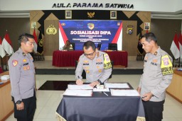 Sosialisasi DIPA : Penandatanganan Pakta Integritas TA 2025 di Polresta Tangerang