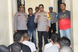 Awal Tahun 2025, Kapolres Karangasem Lakukan Pengecekan dan Beri Motivasi Para Tahanan