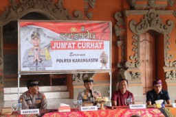 Kapolres Karangasem Gelar Jumat Curhat di Desa Seraya, Bahas Kamtibmas Hingga Program Ketahanan Pangan