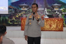 Kapolres Karangasem Dorong Peran Bhabinkamtibmas dalam Program Ketahanan Pangan