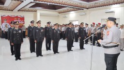 Polresta Denpasar Gelar Korp Rapor Personel TMT 1 Januari 2025 dan Wisuda Purna Bhakti PNPP