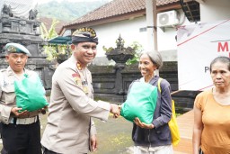 Polres Klungkung Laksanakan Minggu Kasih Ajak Jaga Kamtibmas di Besan