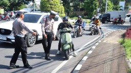 Polresta Denpasar Gelar Operasi Penindakan Pelanggaran Lalu Lintas di TL Cargo, Jalan Buluh Indah