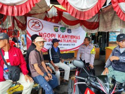 Pererat Hubungan Antara Polisi Dan Masyarakat, Bhabinkamtibmas Pondok Bambu Gelar Ngopi Kamtibmas