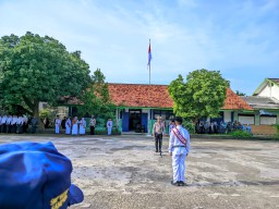 Satlantas Polres Sampang Gelar Upacara dan Sosialisai Kesadaran Berlalu lintas Di Sekolah Wilayah Kabupaten Sampang