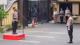 Polres Metro Jakarta Timur Gelar Upacara Hari Kesadaran Nasional 2025.