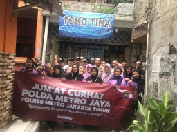 Jumat Curhat Polsek Jatinegara Dengarkan Aspirasi Warga Cipinang Besar Utara.