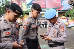 Demi Tegakkan Disiplin, Kapolres Lakukan Pemeriksaan Urine Dan Hand Phone.