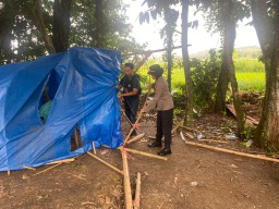 Polres Pamekasan Amankan 18 Orang di TKP Judi Sabung Ayam, 14 Orang Ditetapkan Tersangka