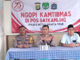 Ngopi Kamtibmas Di Jatinegara Demi Sinergi Polri Dan Warga Jaga Keamanan Lingkungan.