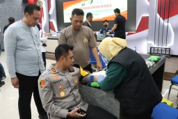 Cek Kondisi Kesehatan, Kapolres Bangkalan dan Jajaran Jalani Rikkes Berkala