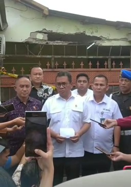 Segel kemendag Di Perusahaan Minyak PT. NAVYTA NABATI INDONESIA Tidak Memenuhi Syarat.