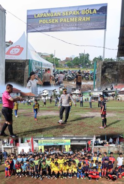Pembukaan Pertandingan Sepakbola Kapolsek Palmerah Cup 2025 Di Lapangan Aspol Palmerah Jakarta Barat.
